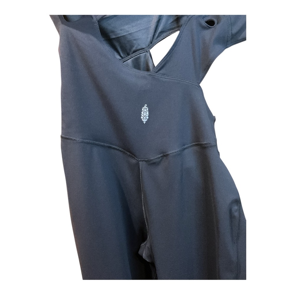 NWOT Free People Movement Transcends Limits Size M - Picture 8 of 8